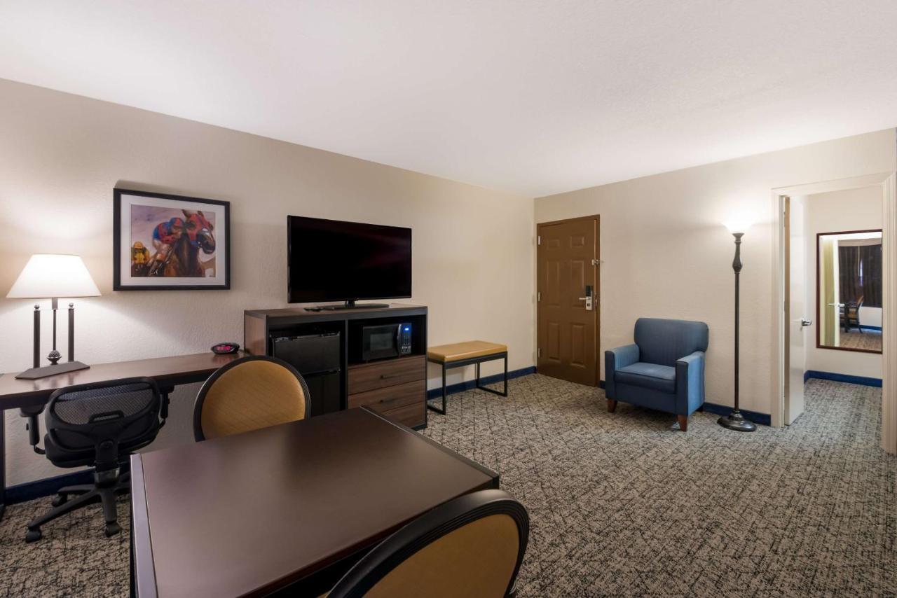 Best Western Winners Circle Hot Springs Esterno foto