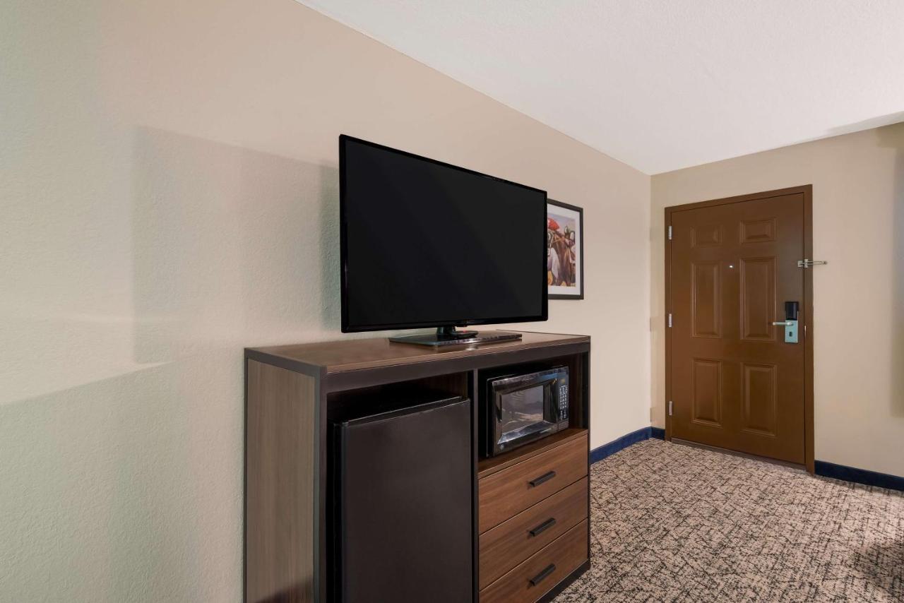 Best Western Winners Circle Hot Springs Esterno foto