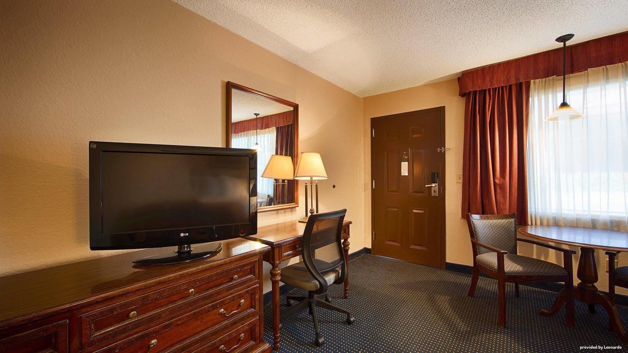 Best Western Winners Circle Hot Springs Esterno foto